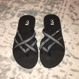 NWOT Teva flip flops
